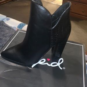 Qupid black boots